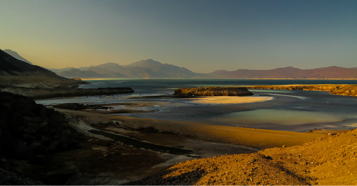 Lake Assal crater and Black Lava create a natural attraction for travelers.