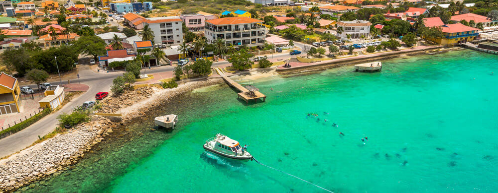 L'eau cristalline et la nourriture fantastique attirent les gens à Bonaire. Laissez Passport Health vous aider à rester en bonne santé pendant votre séjour en vous donnant des conseils de voyage et bien d'autres choses encore.