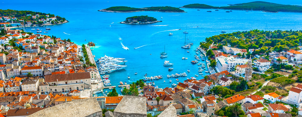 Avec ses vues sur la mer et ses bâtiments étonnants, la Croatie est une destination fantastique. Veillez à voyager en toute sécurité grâce aux vaccins et à d'autres informations de Passport Health.