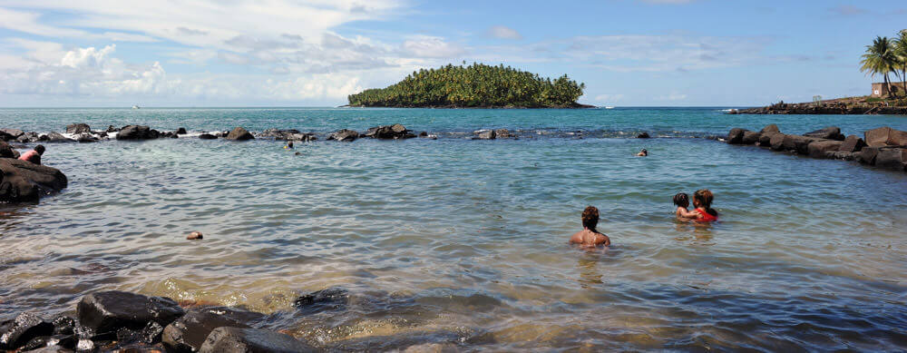Des plages calmes et des scènes sereines se trouvent partout en Guyane française. Profitez-en en toute sérénité grâce aux services de vaccination et de médication de voyage de Passport Health.