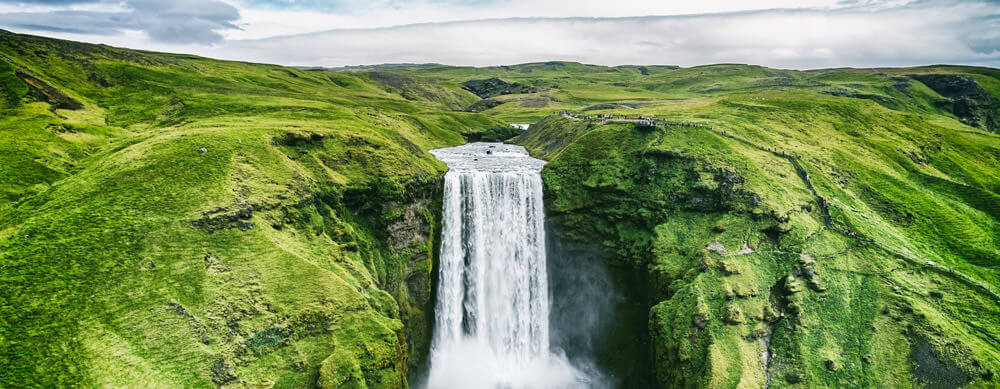 Les chutes d'eau, la sérénité et bien d'autres choses encore font de l'Islande une destination incontournable. Découvrez-la sans souci grâce aux conseils, aux médicaments et à bien d'autres choses encore de Passport Health.