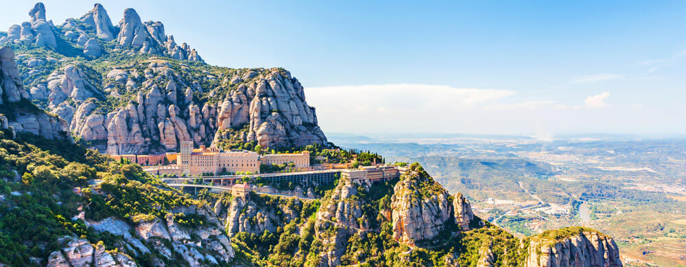 Des sites fantastiques et des panoramas époustouflants font de Montserrat une destination relaxante. Voyagez en toute sécurité avec l'aide de Passport Health.
