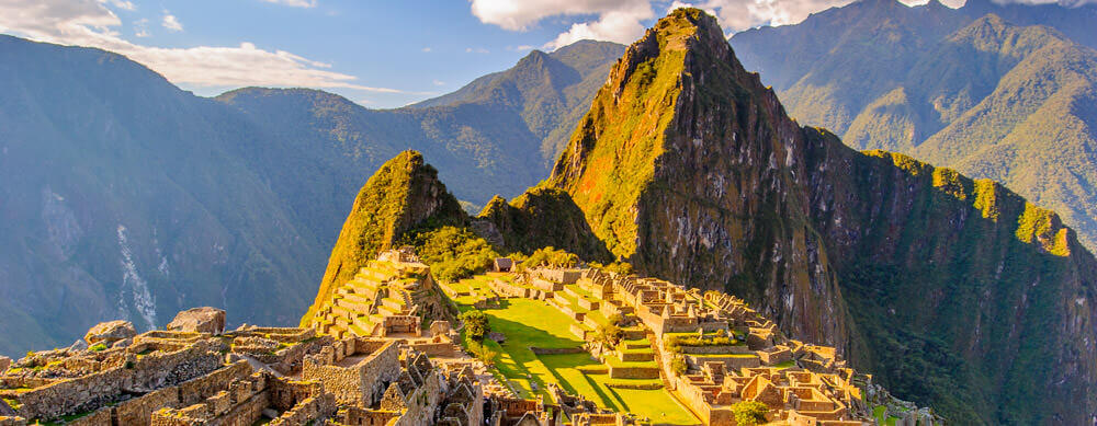 Le Machu Picchu est l'une des destinations incontournables du monde entier. Voyagez en toute sécurité grâce aux services de vaccination de haute qualité de Passport Health.