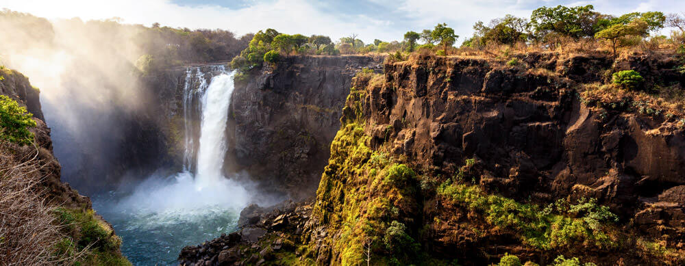 Les chutes Victoria sont l'une des principales raisons de visiter la Zambie. Assurez-vous que vous le pouvez avec les vaccins de voyage, les médicaments et plus encore de Passport Health.