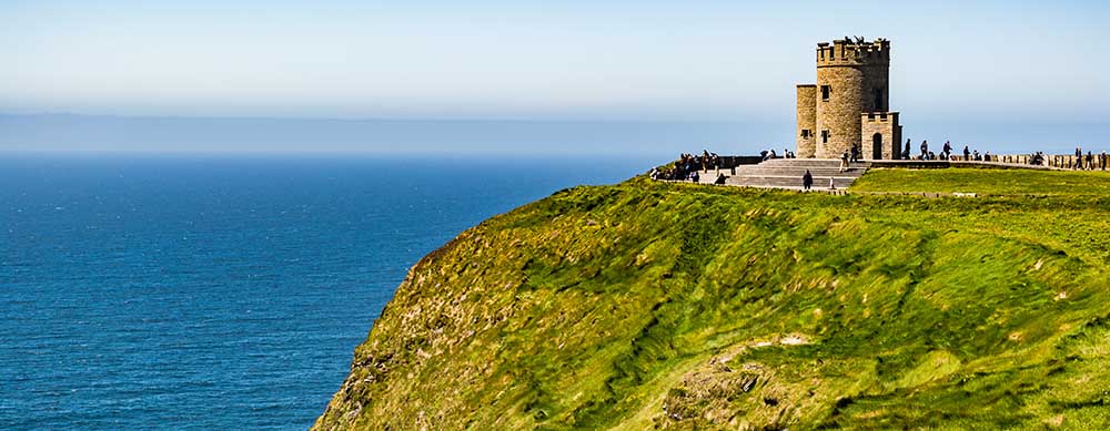 Les bâtiments historiques et les paysages étonnants rendent l'Irlande populaire auprès de nombreuses personnes. Mais votre santé est-elle prête pour le voyage ? Visitez Passport Health avant de partir.