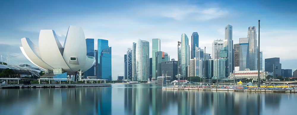 Une architecture étonnante et des vues fantastiques font de Singapour un lieu à visiter absolument. Voyagez en toute sécurité avec Passport Health.